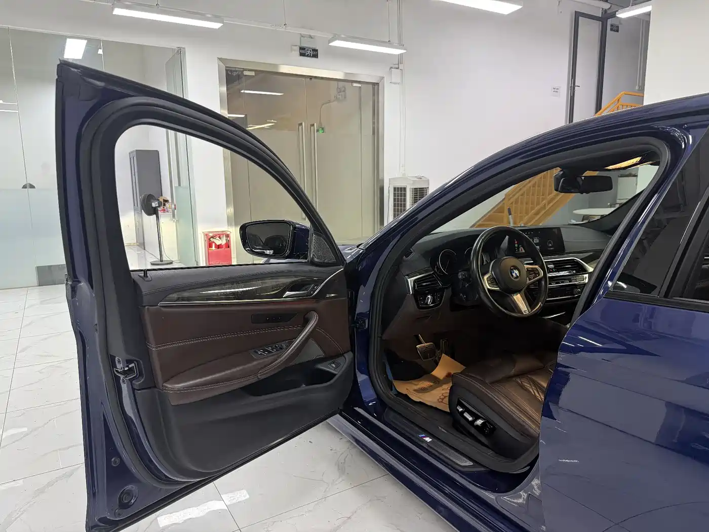 BMW 5 Series (Import) 2018 540i M Sport Package фото 7