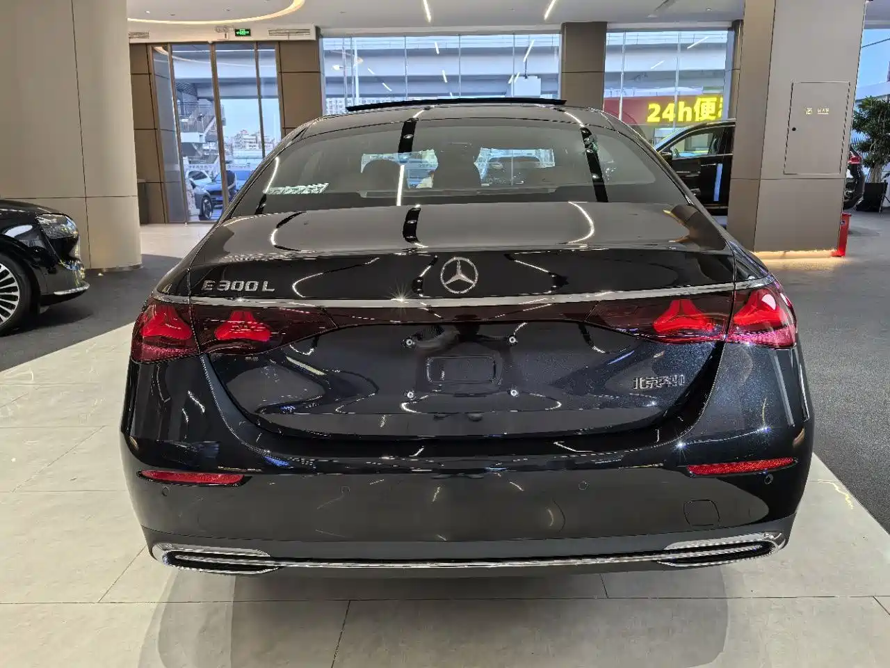 Mercedes-Benz E-Class 2026 E 300 L Luxury фото 13