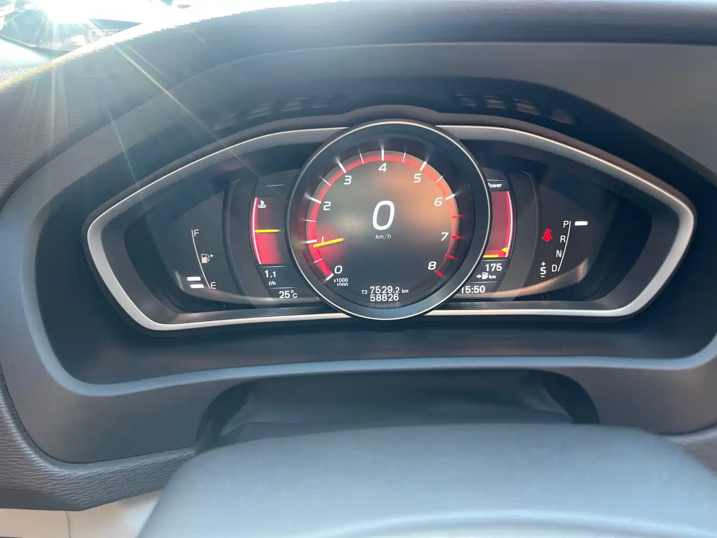 Фото 27 - Volvo V40