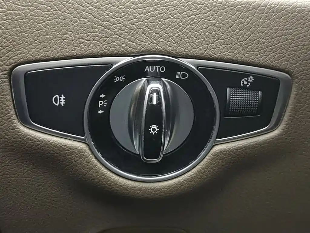 Mercedes-Benz E-Class 2018 E 200 L Sport фото 21
