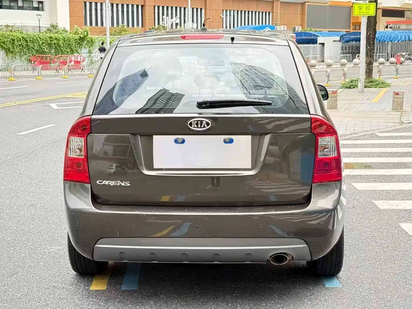 Kia Carens 2011 1.6L 5-seat Automatic Comfort фото 5
