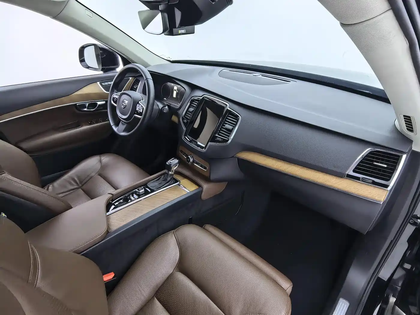 Фото 19 - Volvo XC90