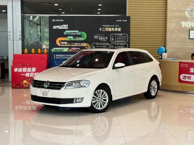  Volkswagen Lavida Tour 2013 1.6L Automatic Comfort
