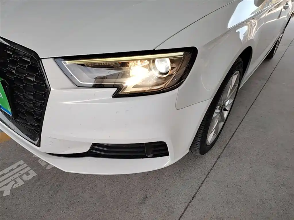 Audi A3 2018 30th Anniversary Sportback 35 TFSI Progressive фото 24