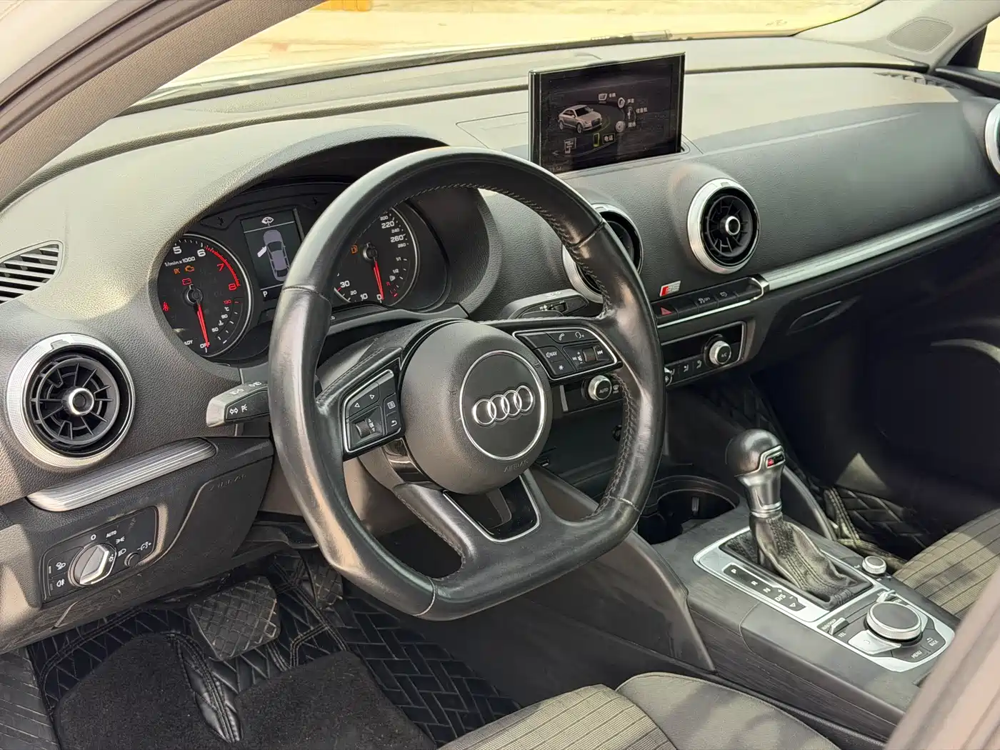 Audi A3 2018 30th Anniversary Limousine 35 TFSI Sport фото 4