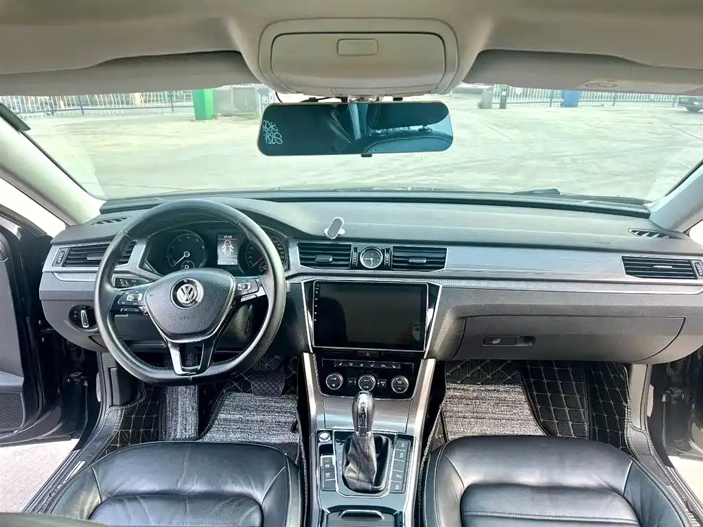 Volkswagen Passat 2017 330TSI DSG Prestige фото 10
