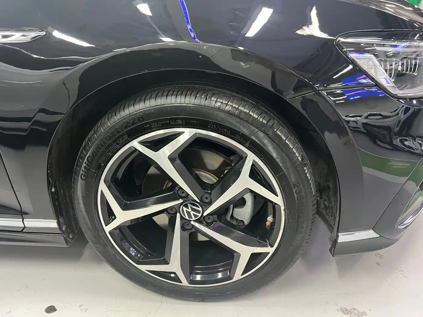 Volkswagen Magotan 2023 Model 2 Million Commemorative Edition 330TSI DSG Luxury фото 18