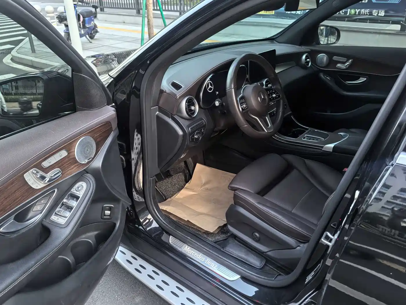 Mercedes-Benz GLC 2021 GLC 300 L 4MATIC Sporty фото 14