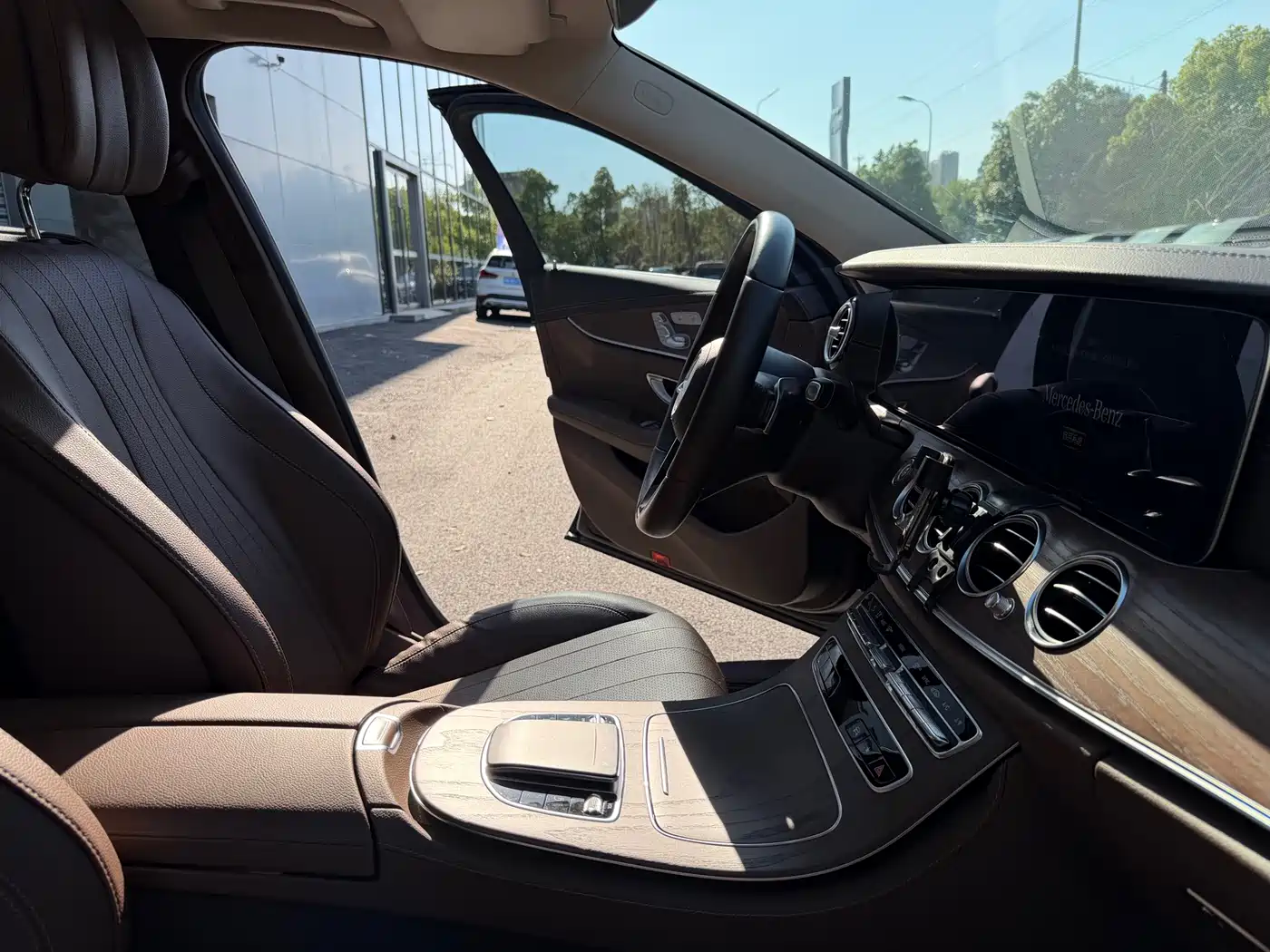 Mercedes-Benz E-Class 2023 E 300 L Sport Luxury фото 14