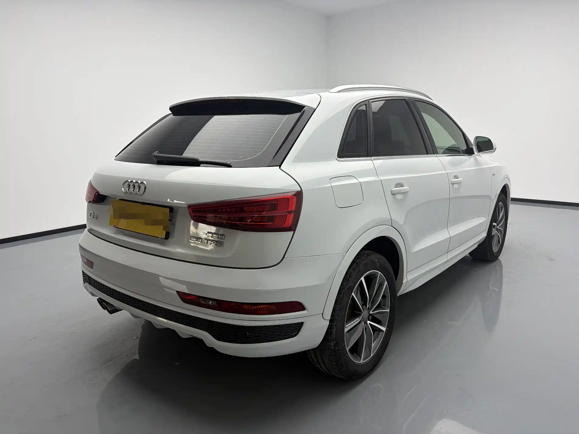 Фото 4 - Audi Q3