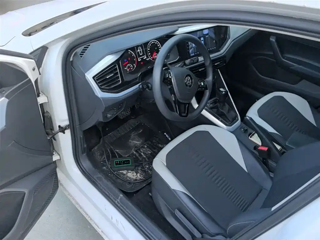 Volkswagen Polo 2019 Plus 1.5L Automatic Beats Trendy Edition фото 15