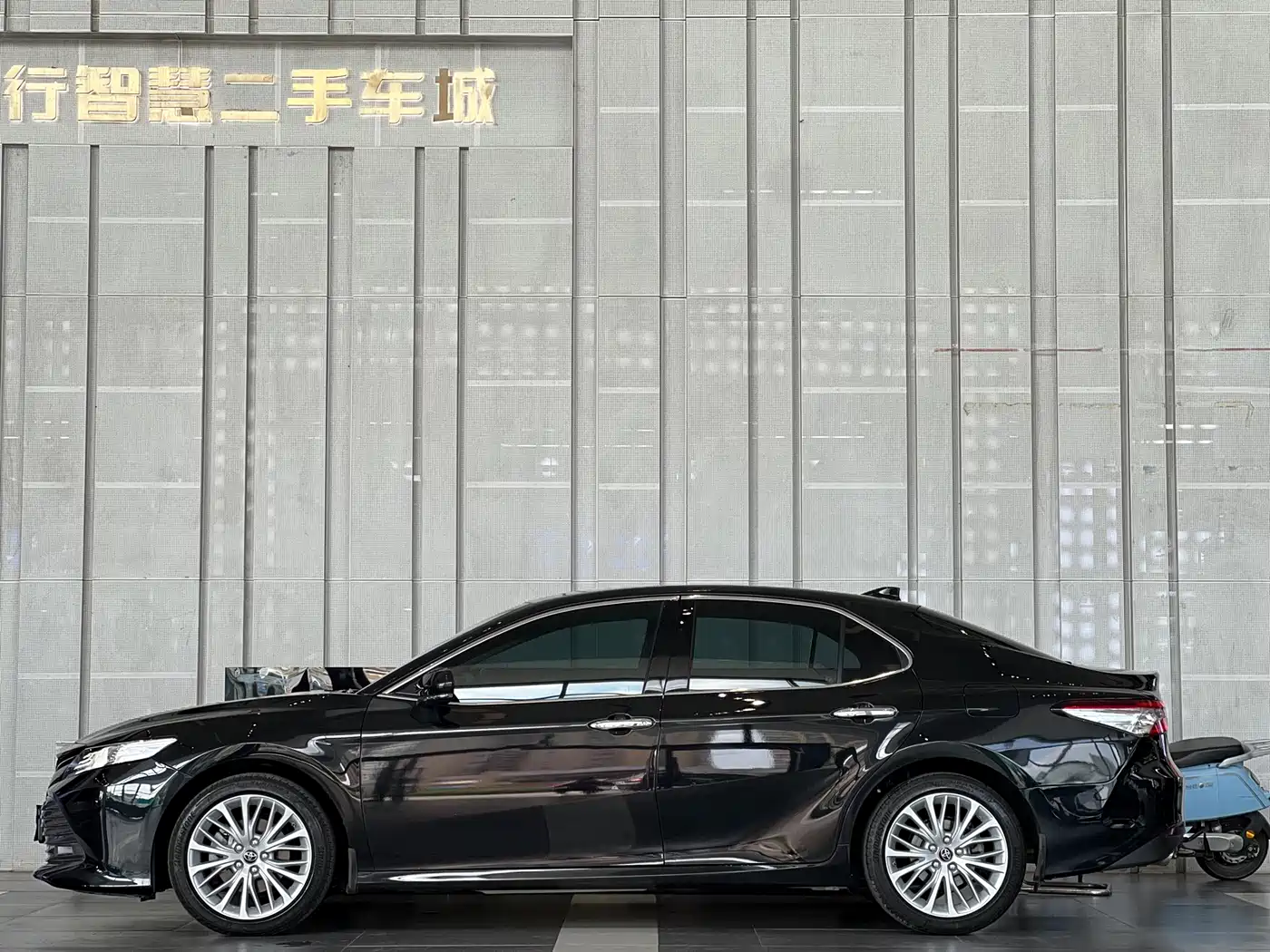 Toyota Camry 2018 2.5G Luxury Edition фото 4
