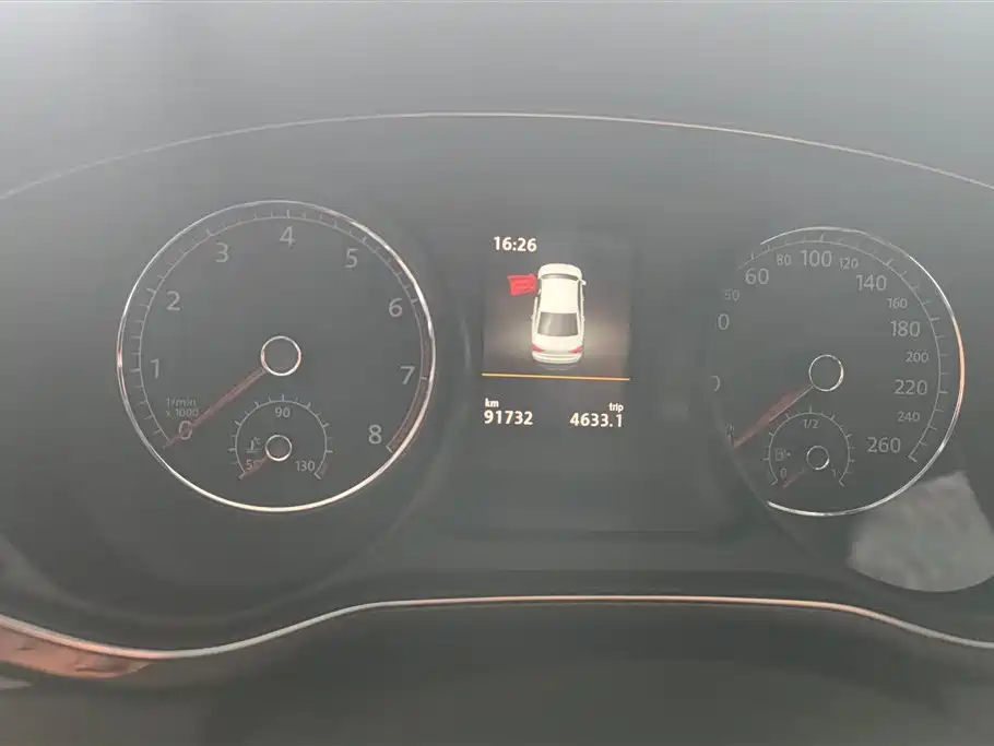 Volkswagen Passat 2017 330TSI DSG Luxury фото 14