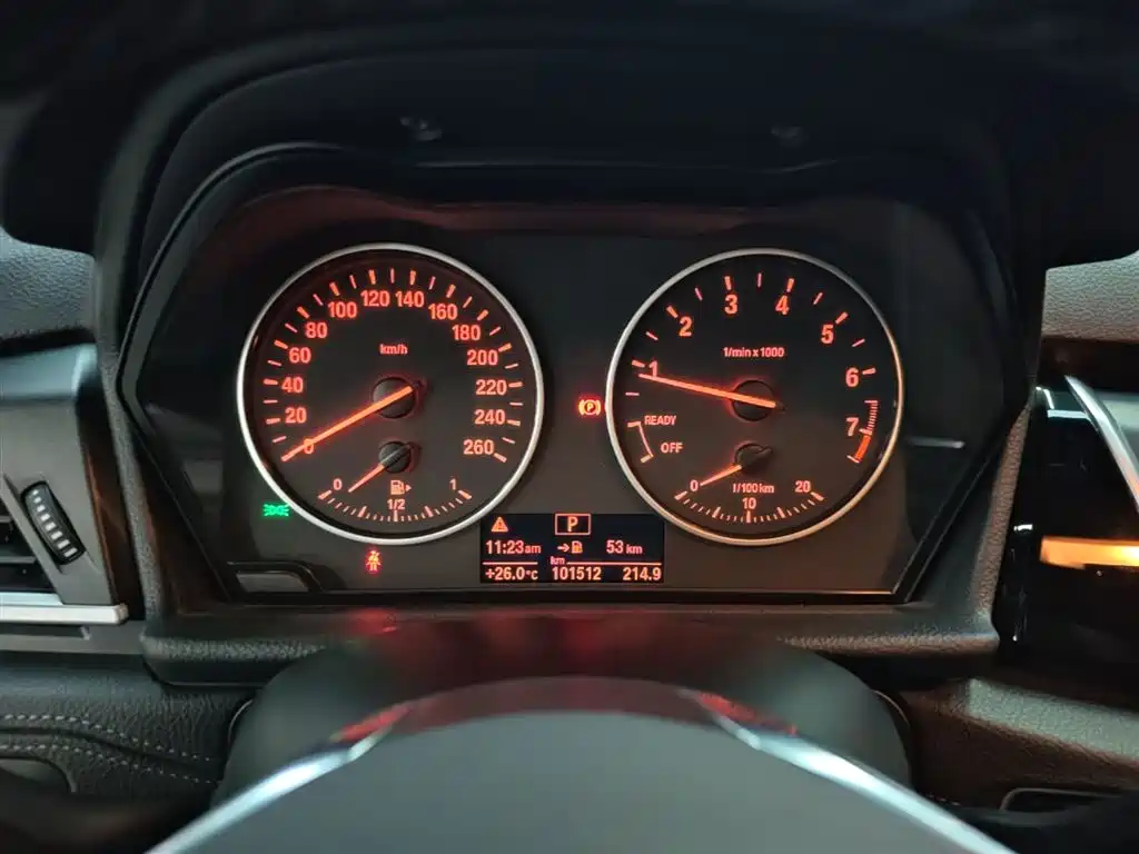 BMW 2 Series Touring 2016 218i Sport Design Package фото 12