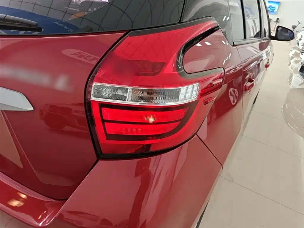 Toyota YARiS L Zhi Xuan 2019 1.5E CVT MeiDong Edition China VI фото 8