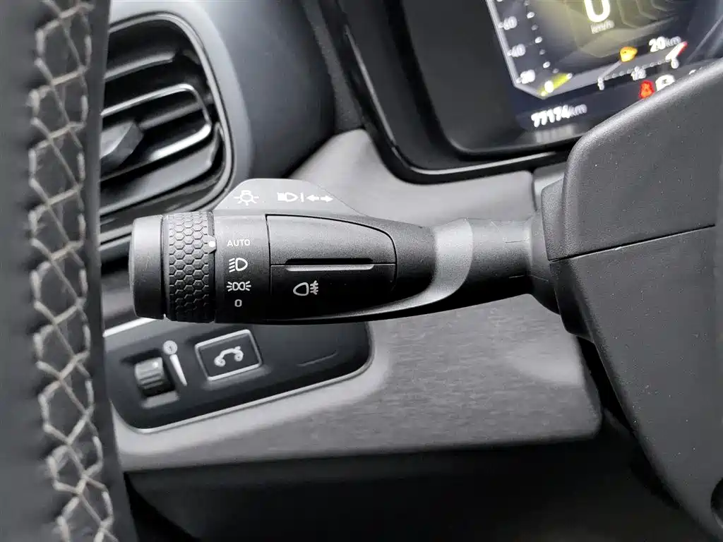 Lynk & Co 03 2022 2.0TD DCT Power Plus фото 21