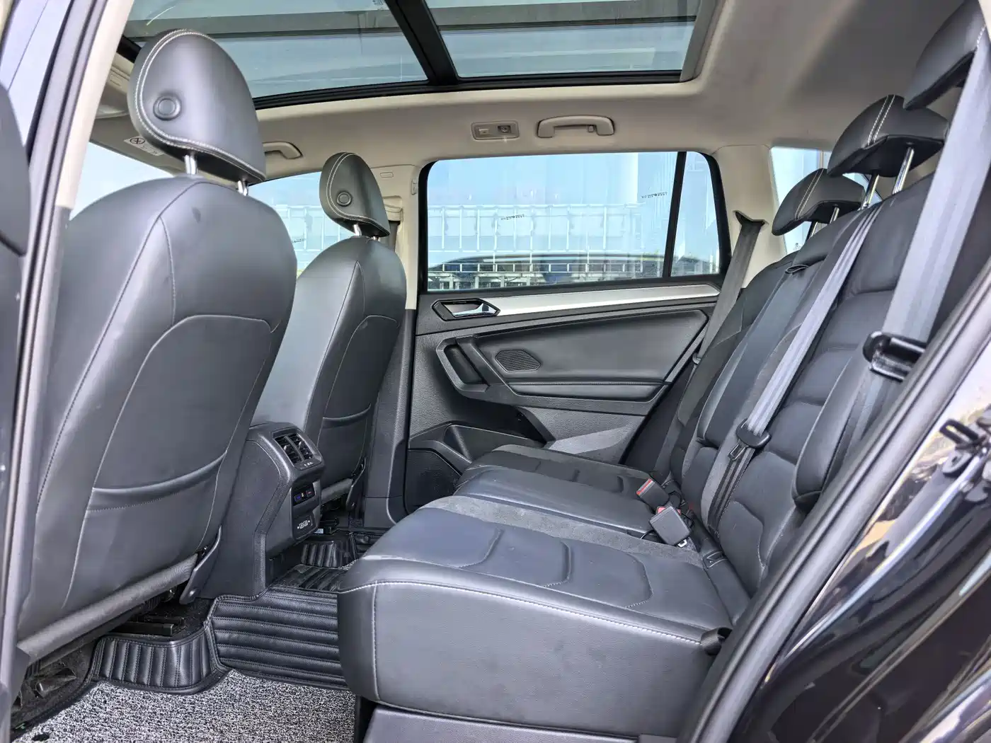Volkswagen Tiguan L 2020 330TSI Auto 2WD Smart Luxury China VI фото 12