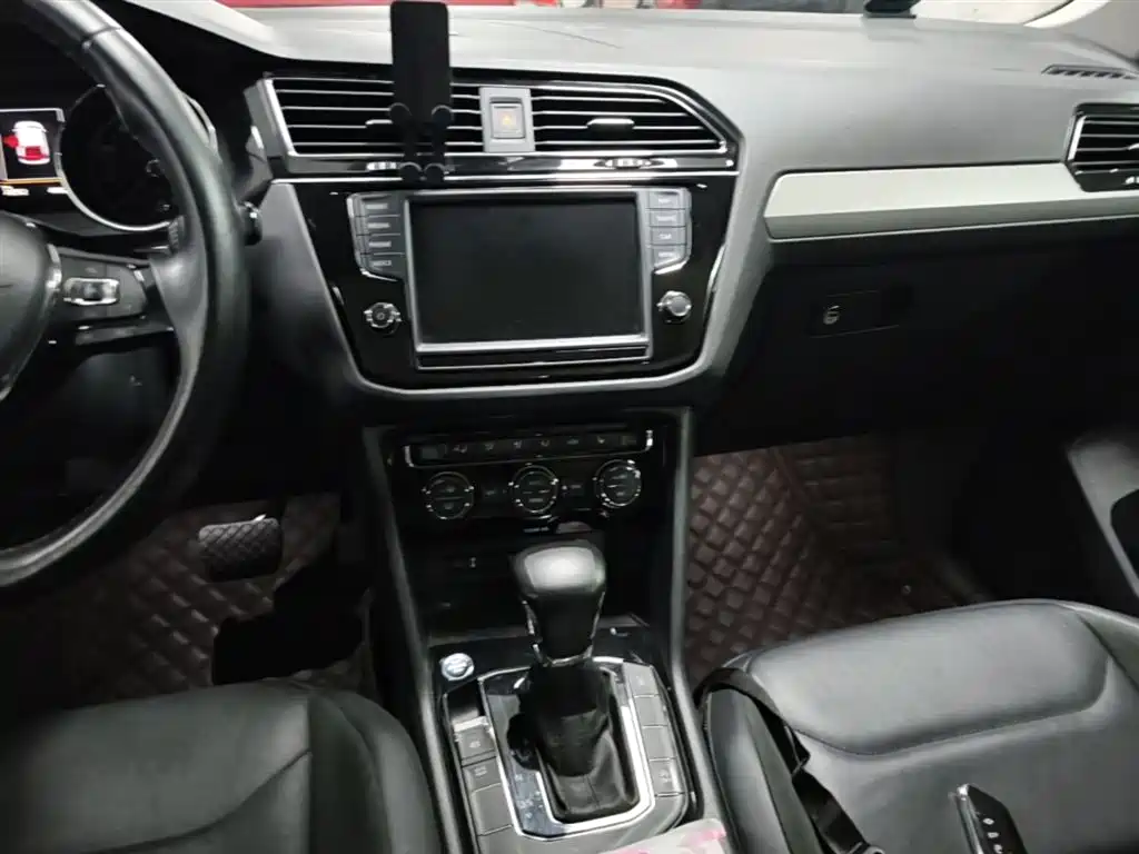 Volkswagen Tiguan L 2018 330TSI Automatic 2WD Luxury Edition фото 13