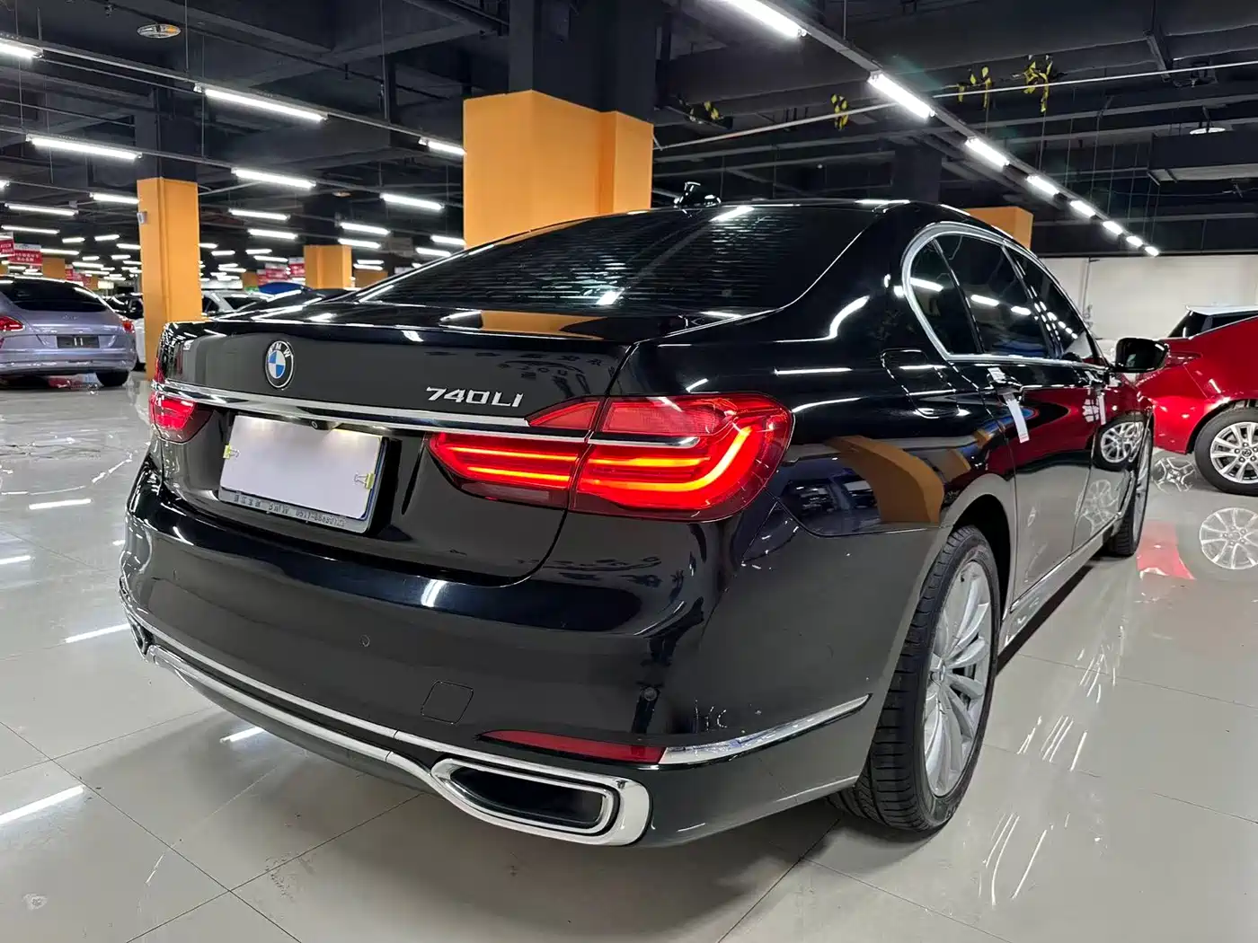 BMW 7 Series 2017 740Li Leading Edition фото 14