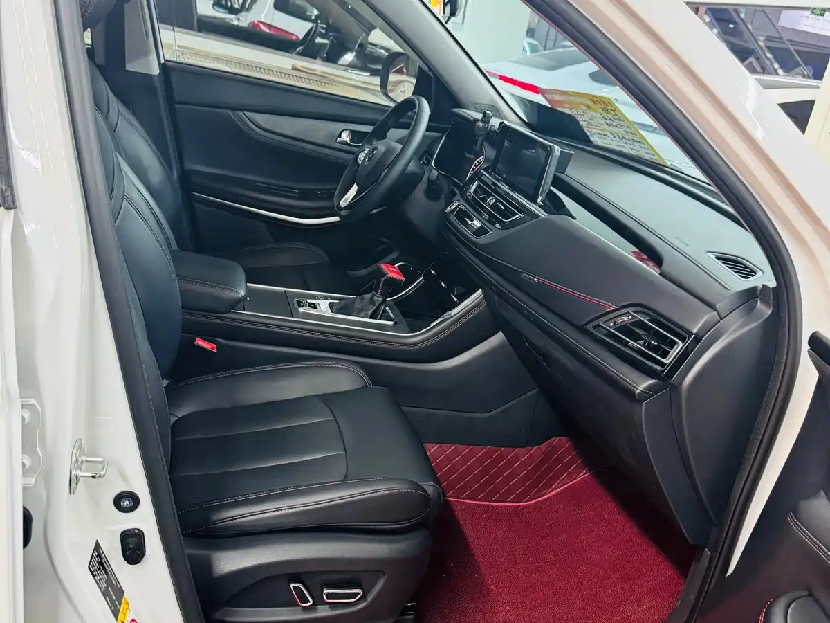 Photo 9 - Changan CS75