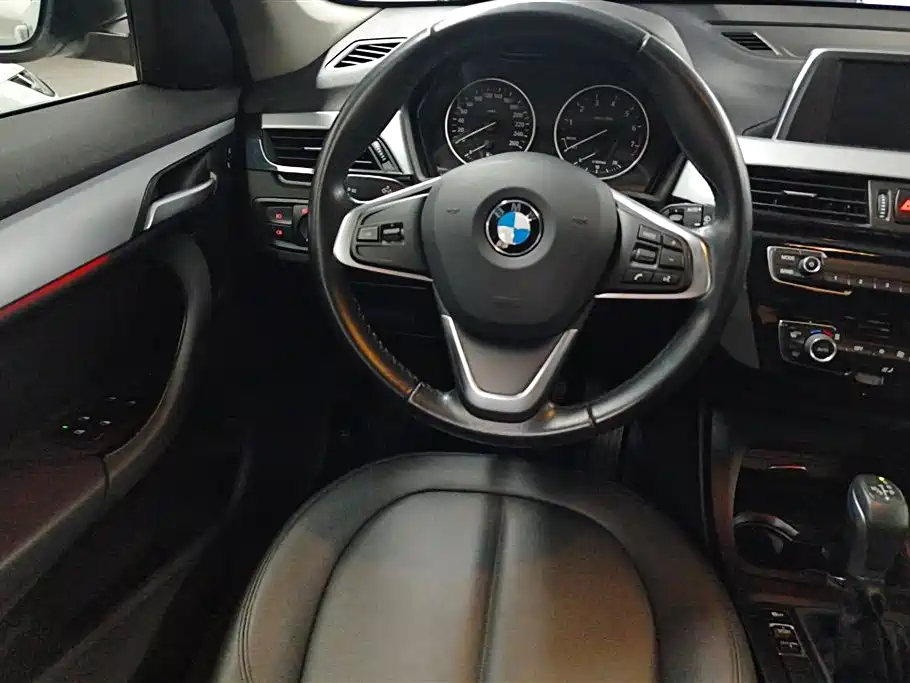 BMW X1 2018 sDrive20Li Leading Model фото 15