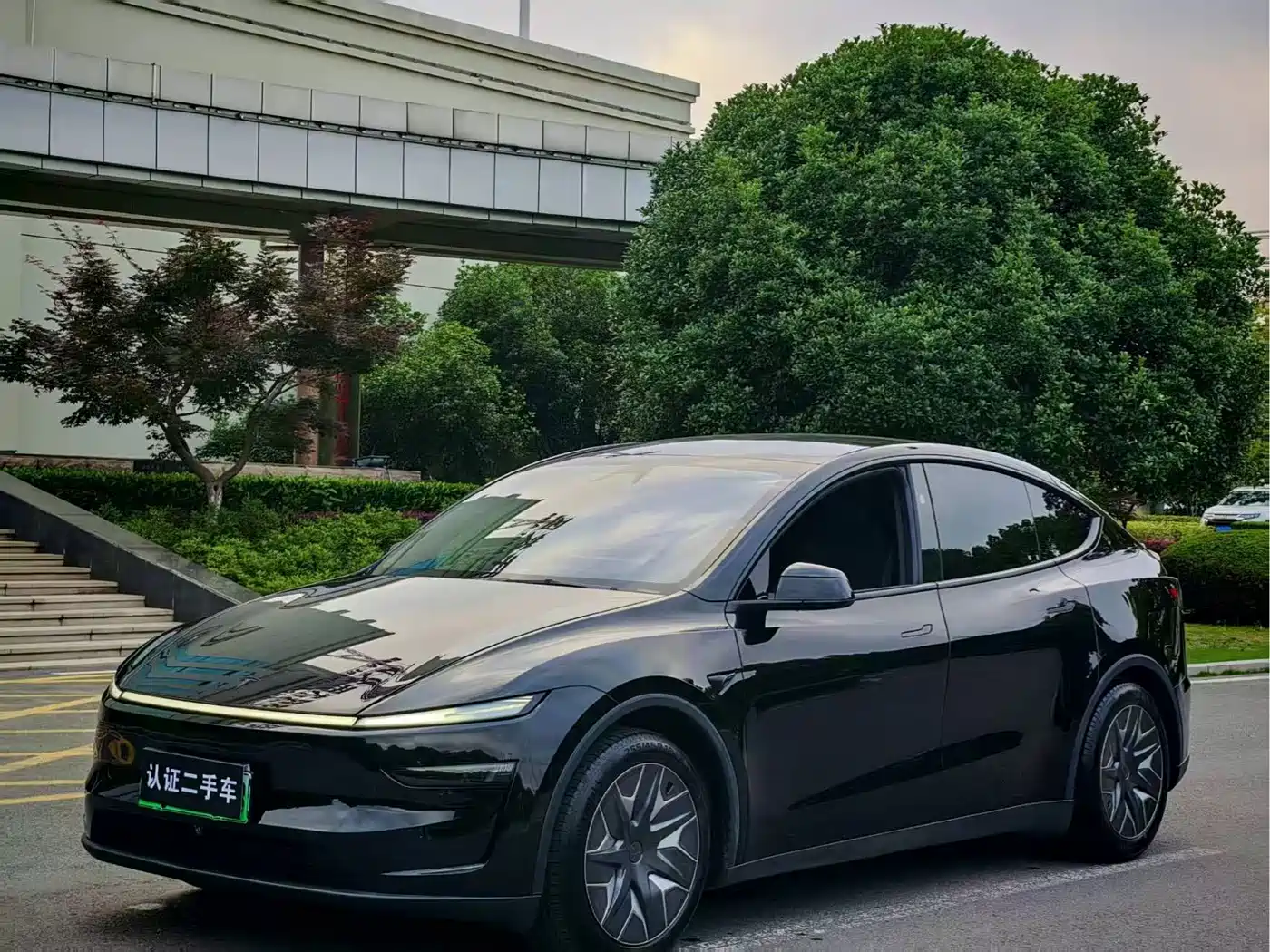 Tesla Model Y L 2025 Facelift Long Range AWD фото 3