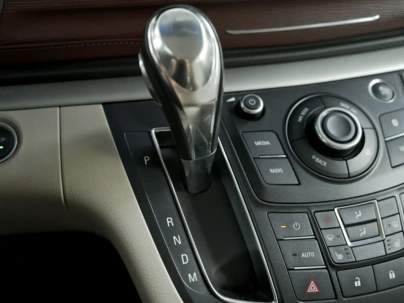 Buick GL8 2017 25S Premium Model China V фото 8