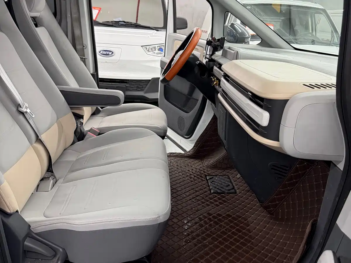 SAIC Maxus Dana V1 2025 Model V1+ Long Wheelbase High Roof Multi-Purpose Edition (62kWh) фото 10