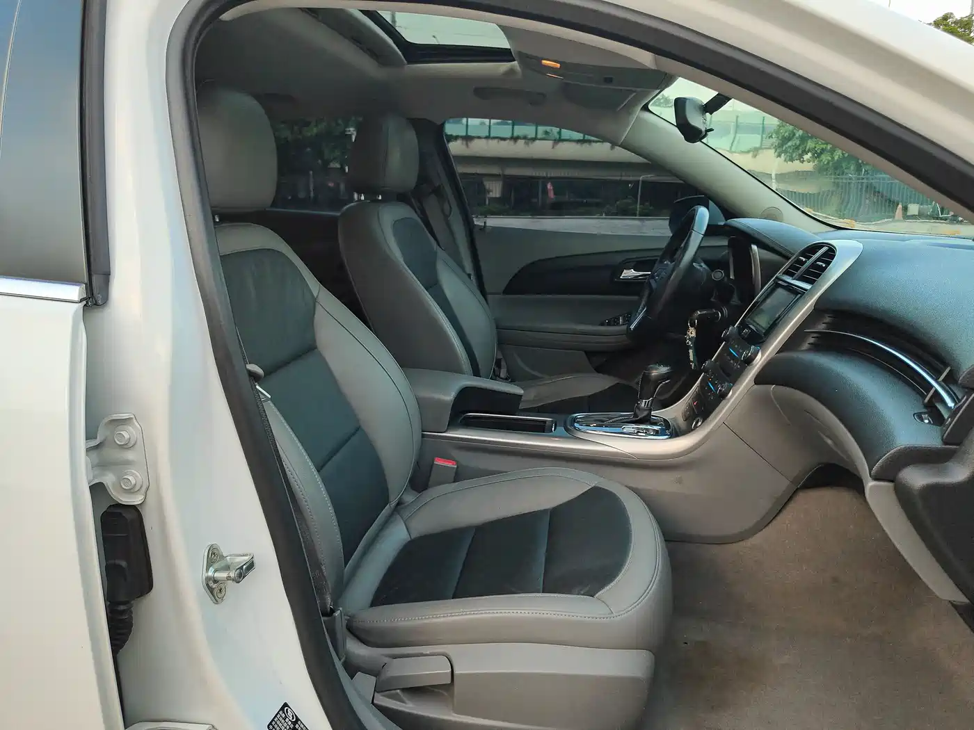 Chevrolet Malibu 2013 2.0L Automatic Luxury Edition фото 10
