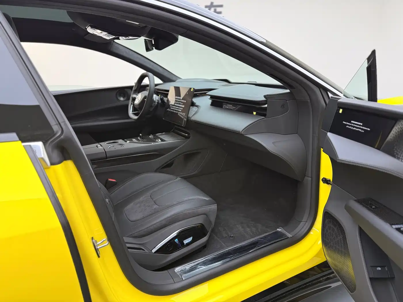 Lotus Cars EMEYA Blossom 2025 600 Luxury фото 17
