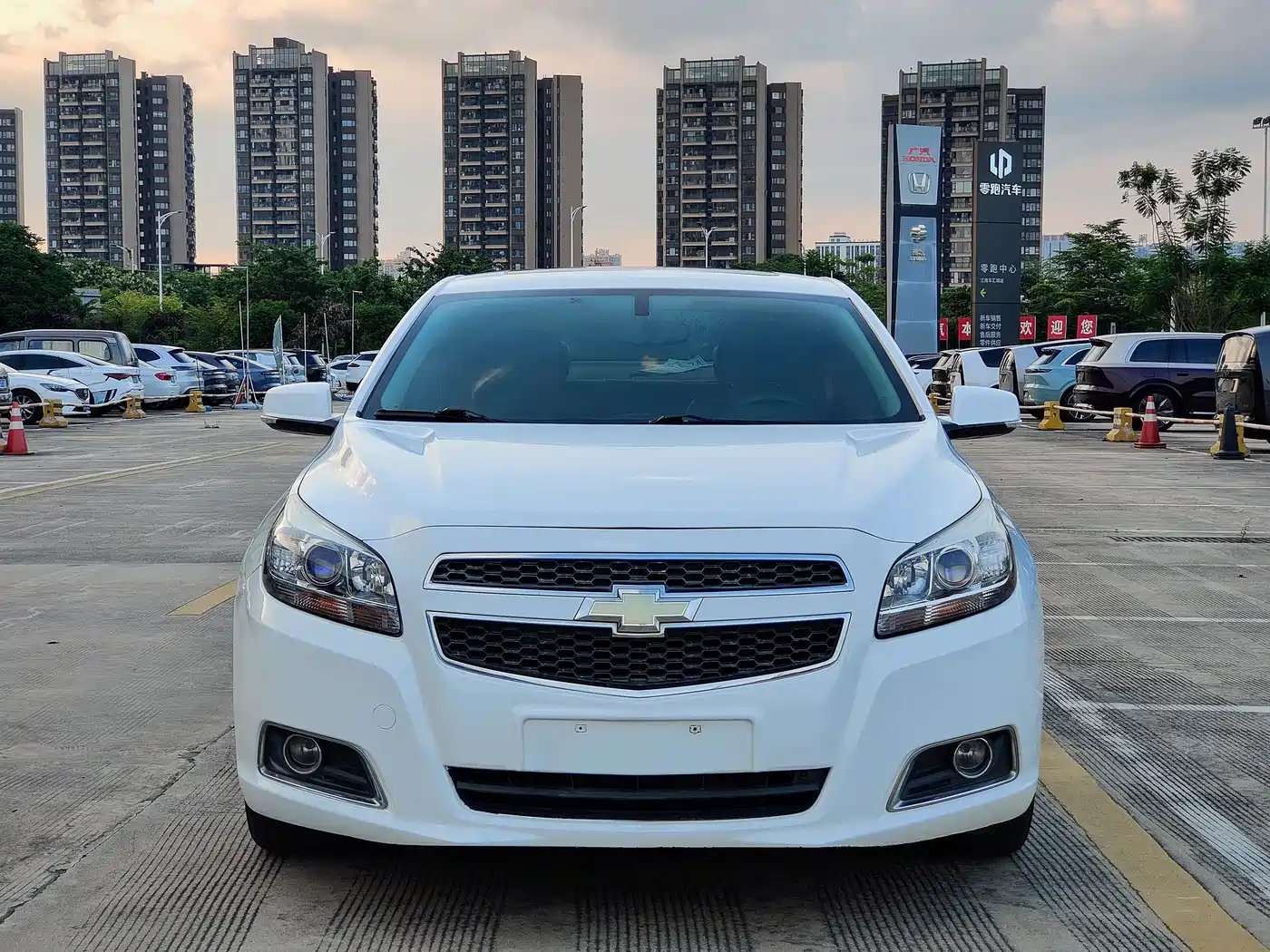 Chevrolet Malibu 2013 2.0L Automatic Luxury Edition фото 2