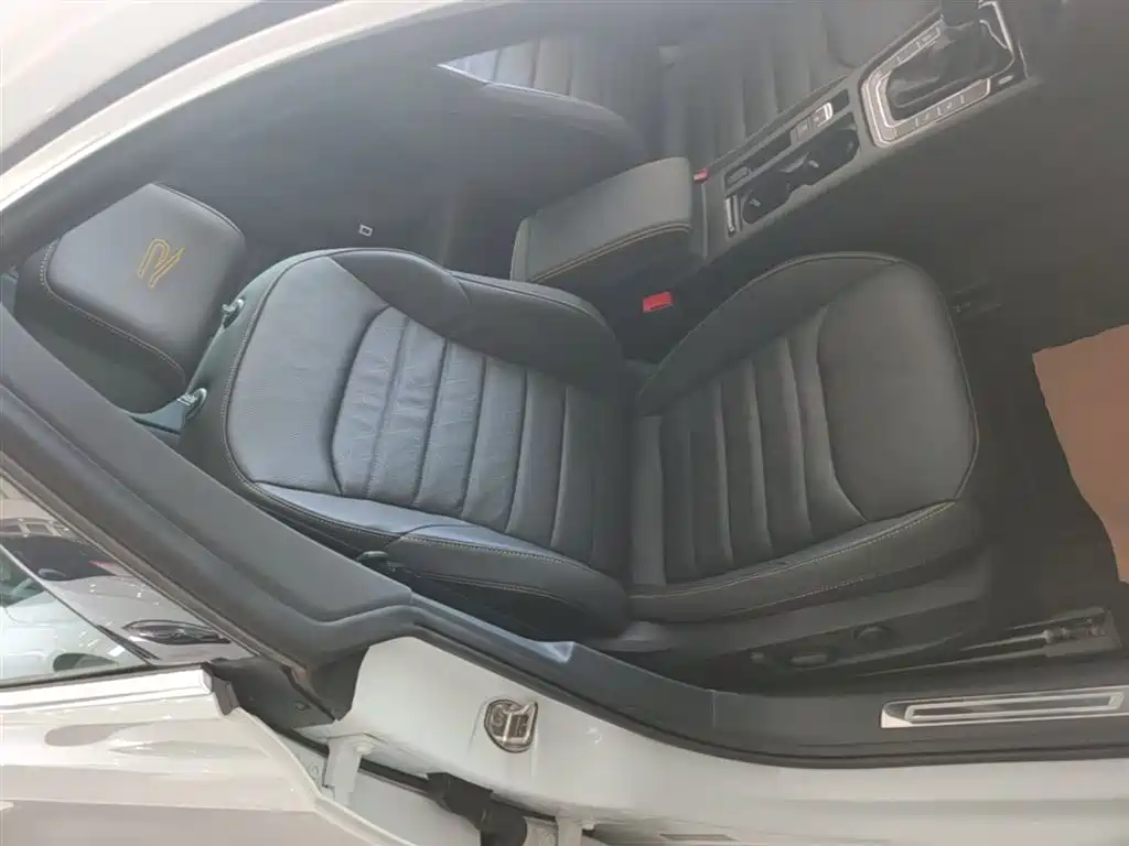 Volkswagen FAW-Volkswagen CC 2024 380TSI Eye-catching Edition фото 25