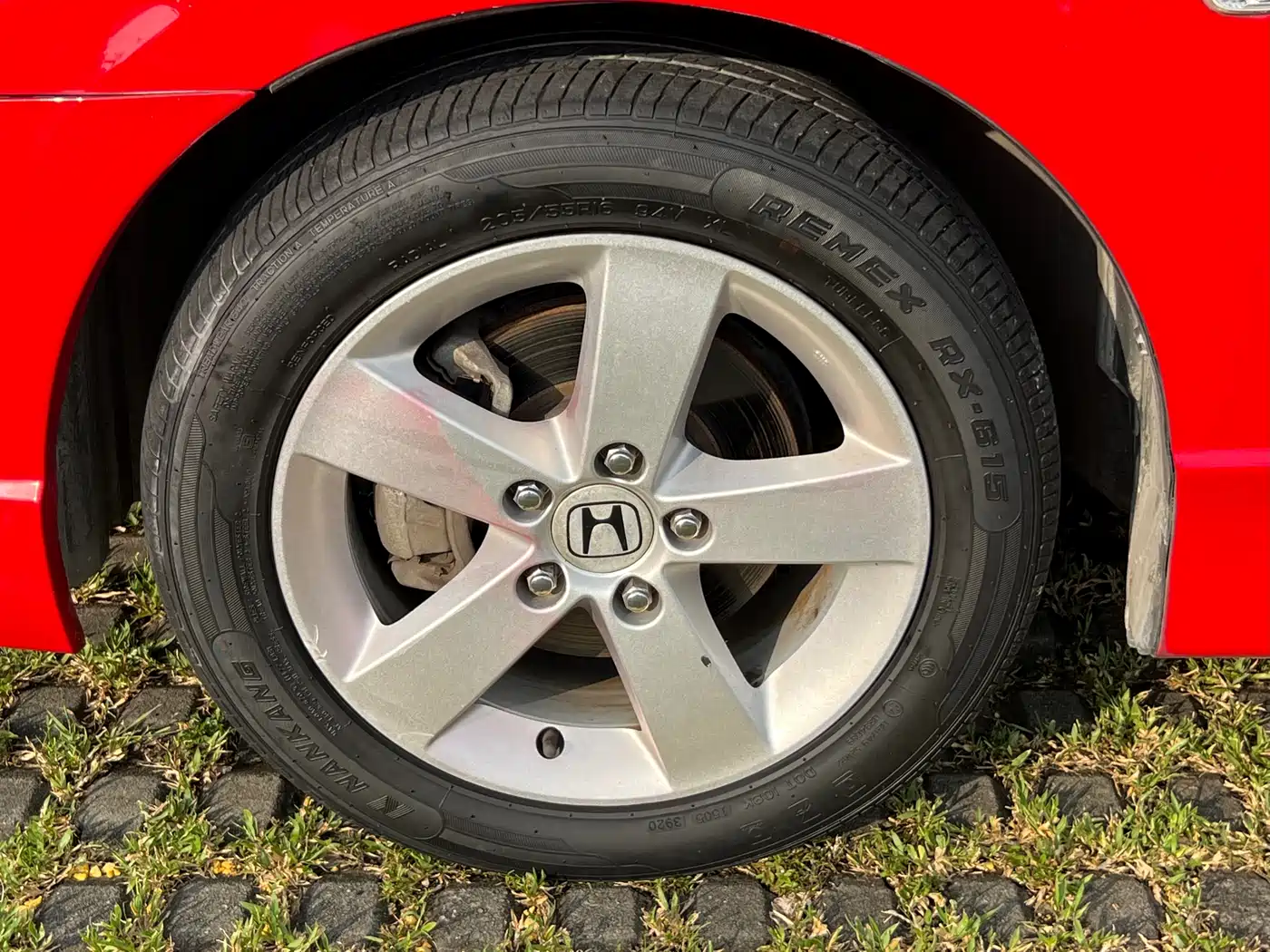 CIIMO CIIMO 2013 2012 1.8L Automatic