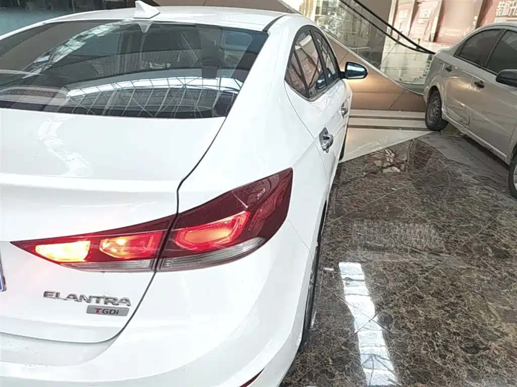 Hyundai Elantra 2016 1.4T DCT Dynamic·Vitality фото 8