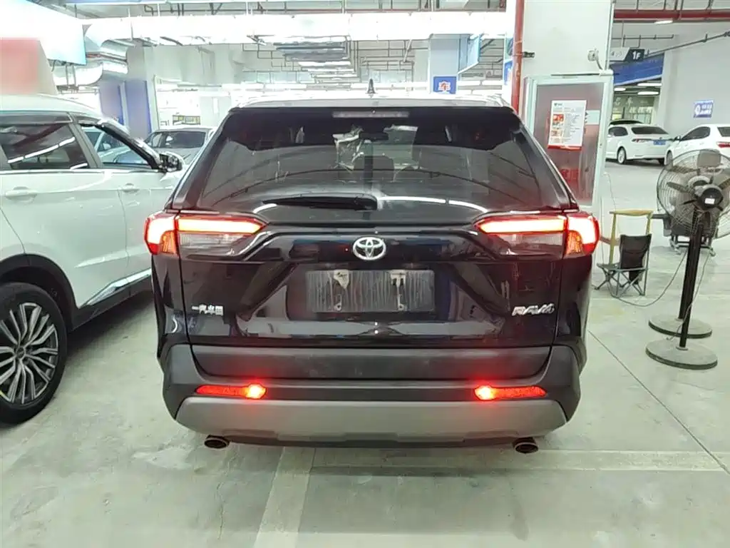 Toyota RAV4 Rongfang 2020 2.0L CVT 2WD Trend Edition фото 6
