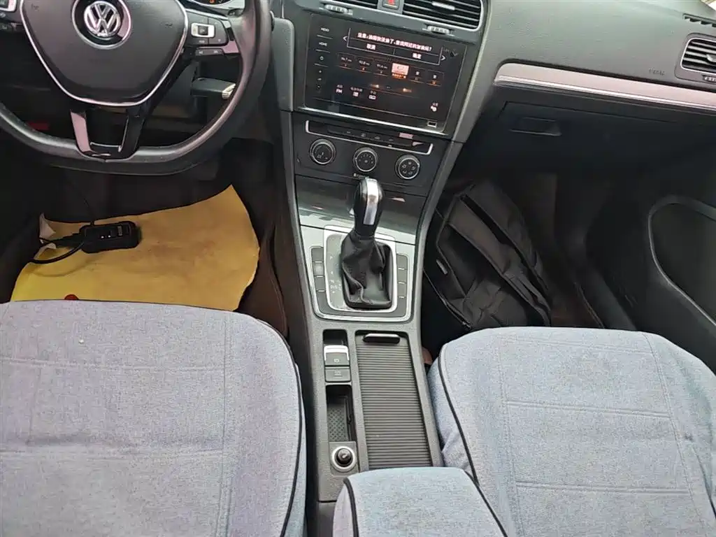 Volkswagen Golf 2020 200TSI DSG Comfort Progressive Edition фото 14