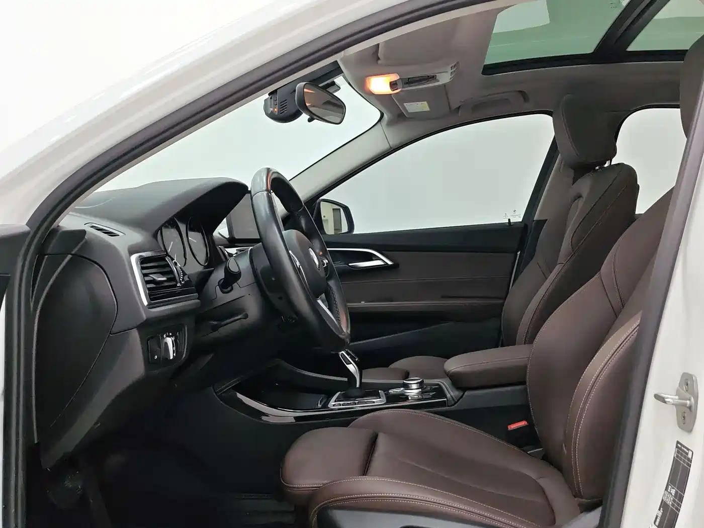 BMW 1 Series 2021 120i M Sport Shadow Edition фото 7