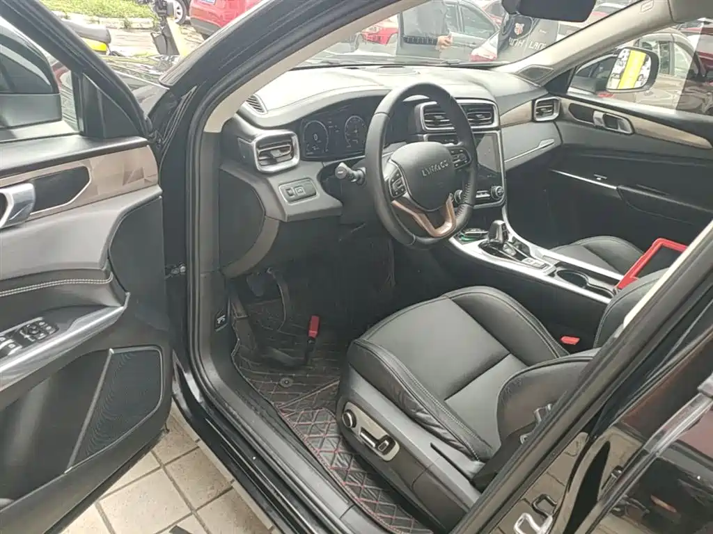 Lynk & Co 01 2017 2.0T 2WD Pro Version фото 16