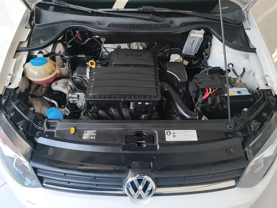 Volkswagen Polo 2016 1.4L Automatic Trend фото 10