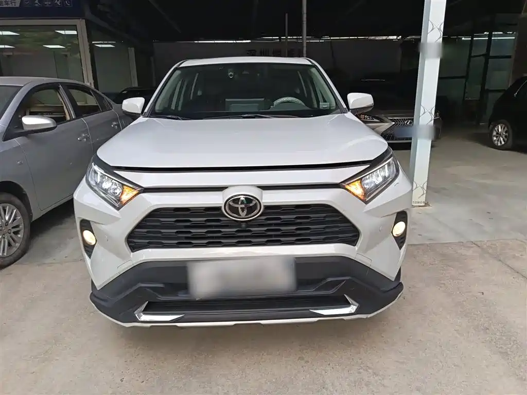 Toyota RAV4 Rongfang 2020 2.0L CVT 2WD Trend Edition фото 3