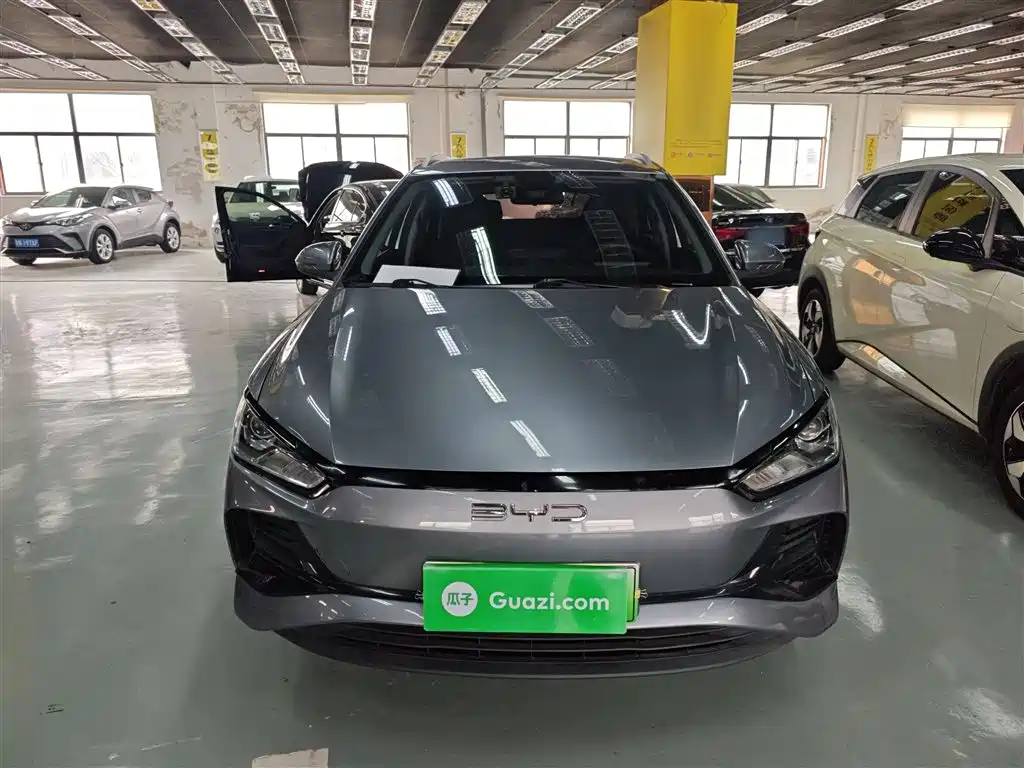 BYD E2