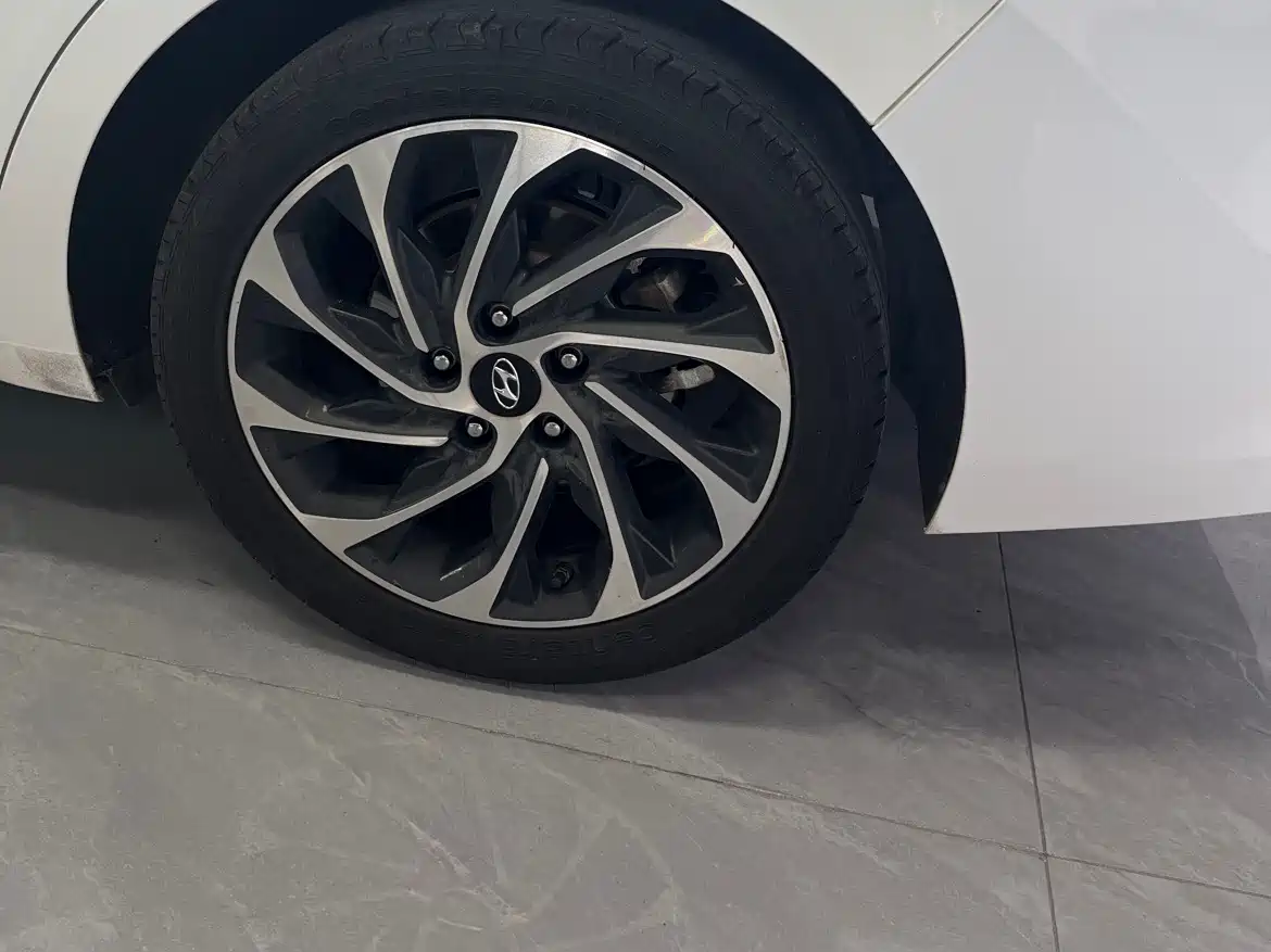 Hyundai Elantra 2020 1.4T DCT Dynamic·Vitality фото 6