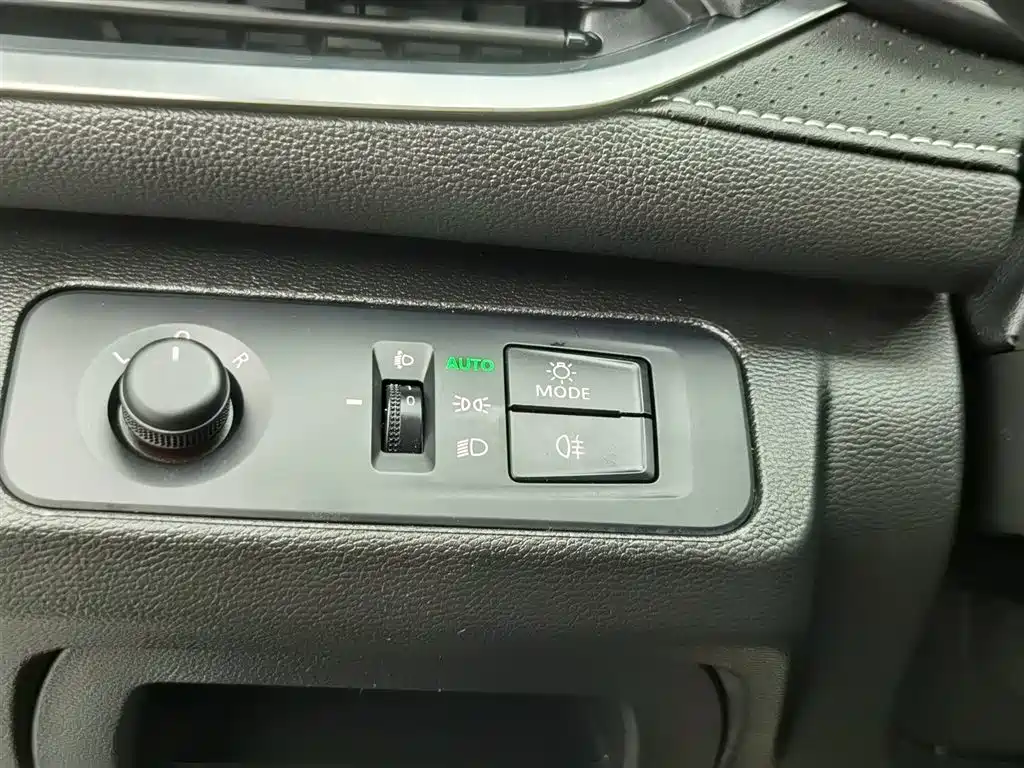 SAIC Maxus Maxus G50 2023 Model PLUS 1.5T Happiness Recommended Auto Cruise Edition фото 21