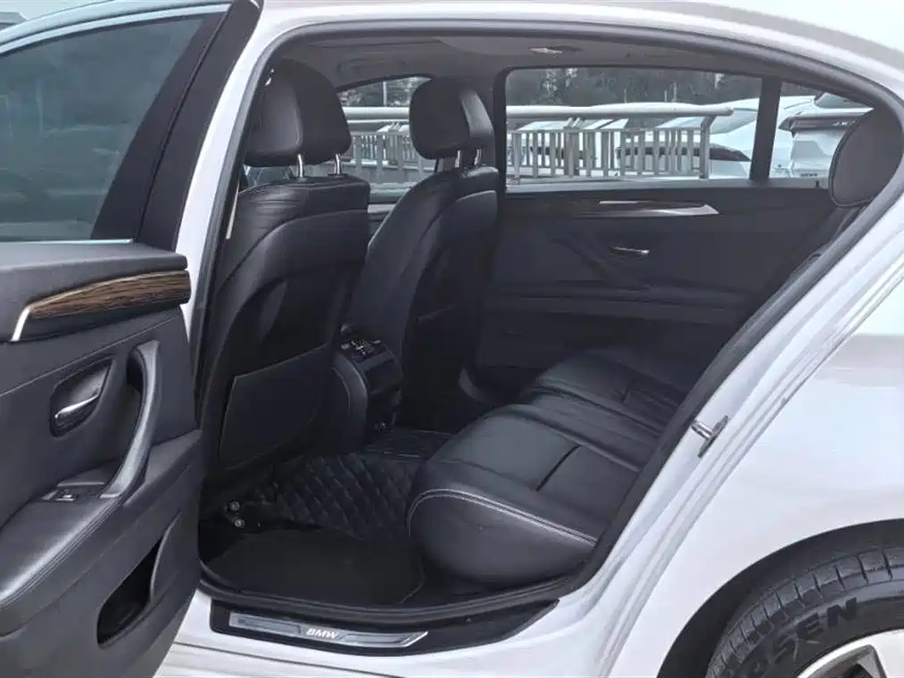BMW 5 Series 2014 525Li Luxury Design Package фото 6