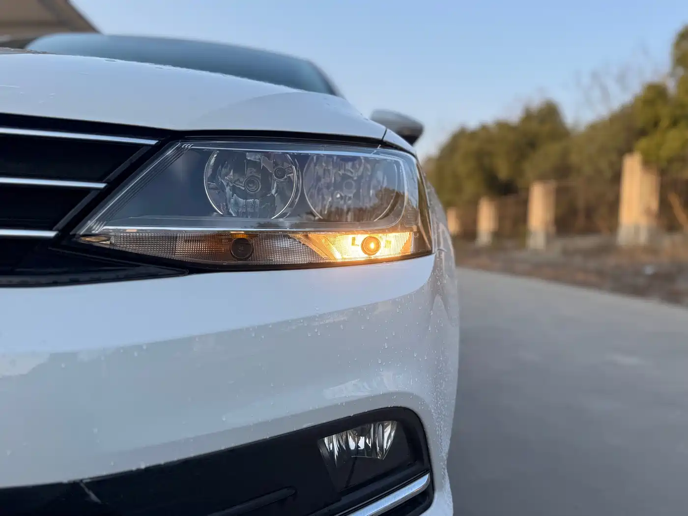 Volkswagen Sagitar 2015 1.6L Automatic Comfort фото 9