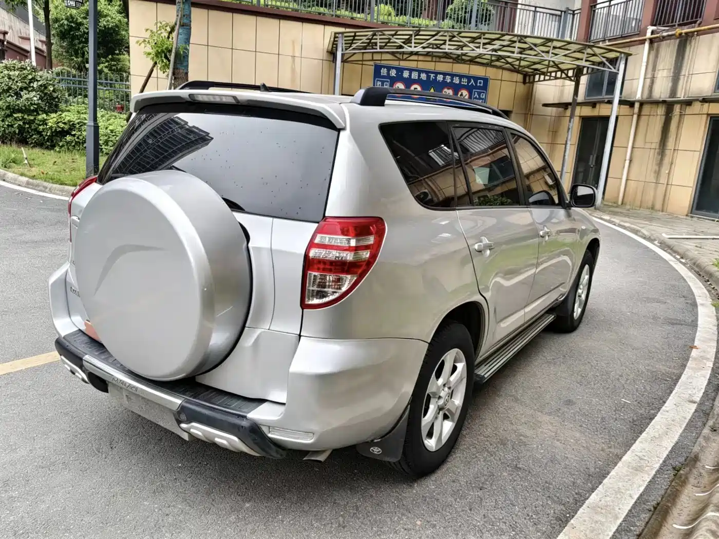 Toyota RAV4 Rongfang 2013 Special Edition 2.0L Auto Classic фото 6
