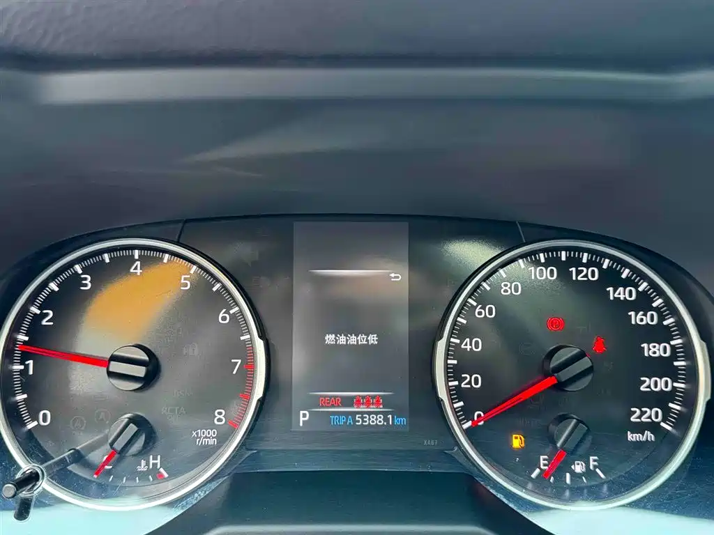 Toyota Wildlander 2022 2.0L CVT FWD Luxury Edition фото 15