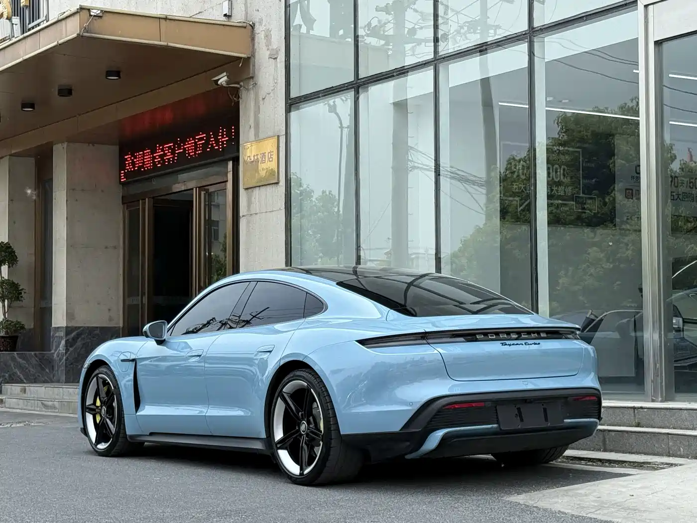Porsche Taycan 2020 Taycan фото 4