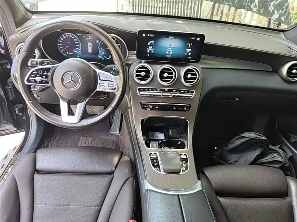 MERCEDES-BENZ GLC