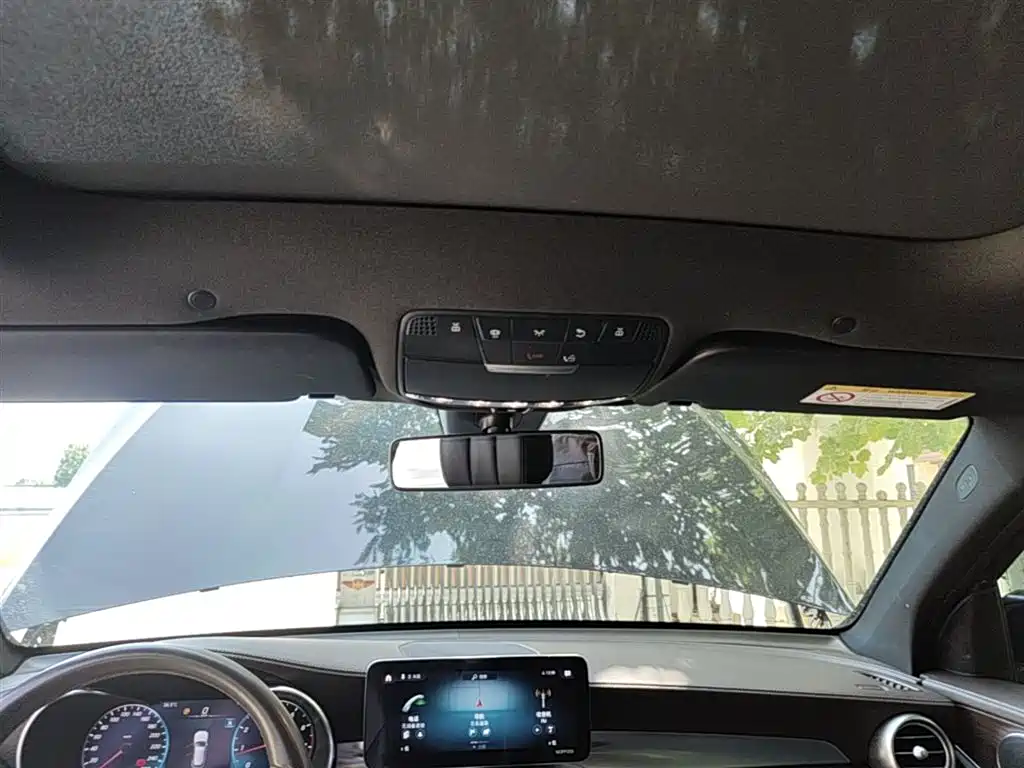 MERCEDES-BENZ GLC